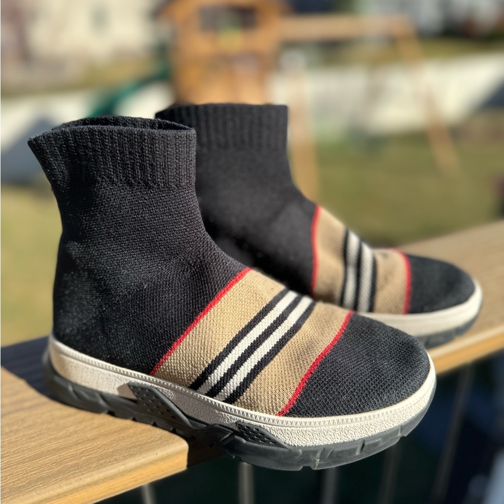 BURBERRY KIDS size 13